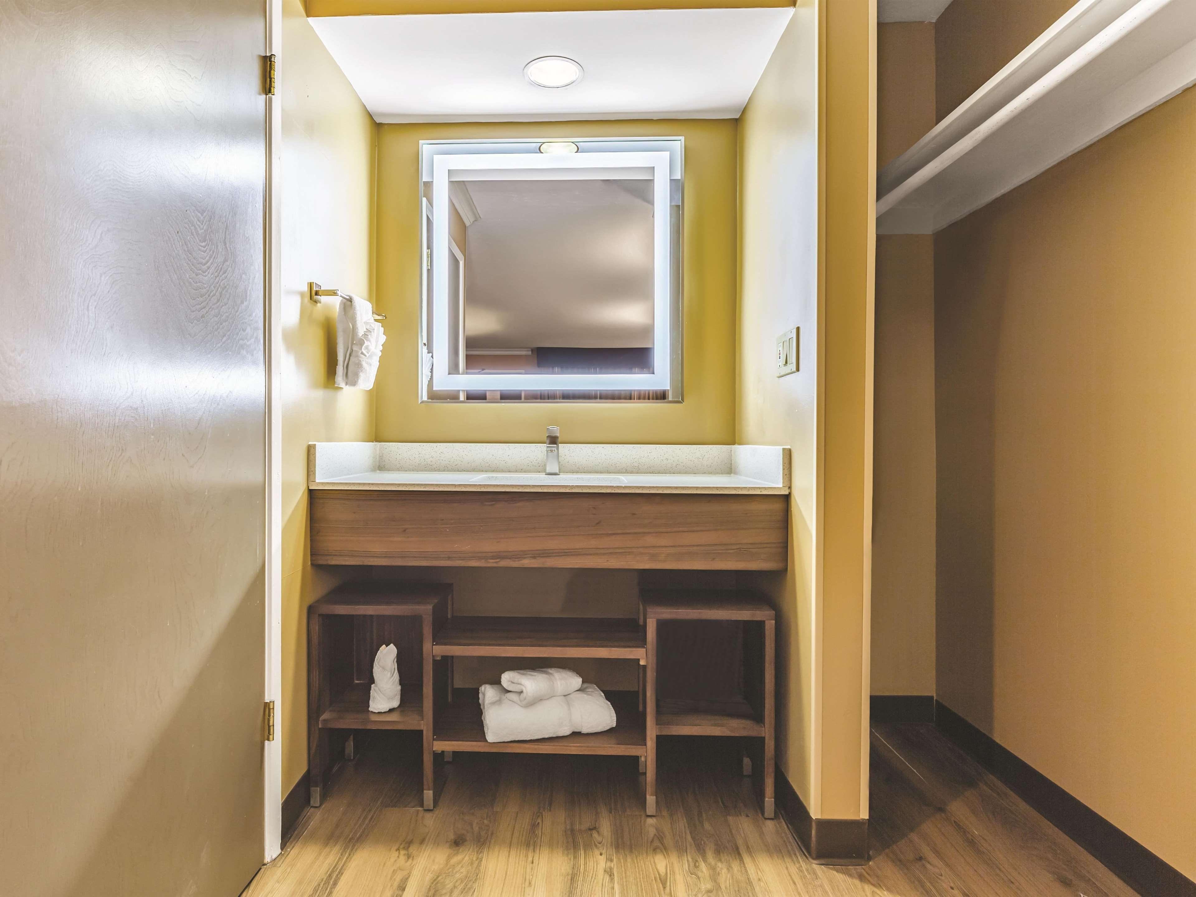 La Quinta By Wyndham San Francisco Airport West Hotel Милбрей Екстериор снимка